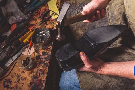 Professional vs DIY Nqgic Shoe Repair: Pros and Cons